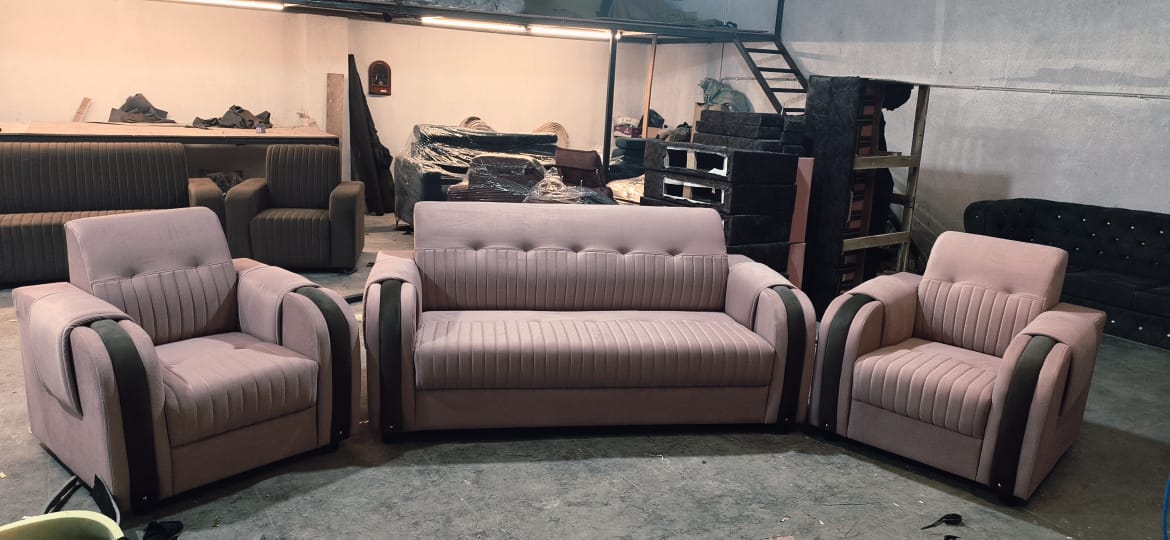 Dusty mauve ribbed three-piece sofa set